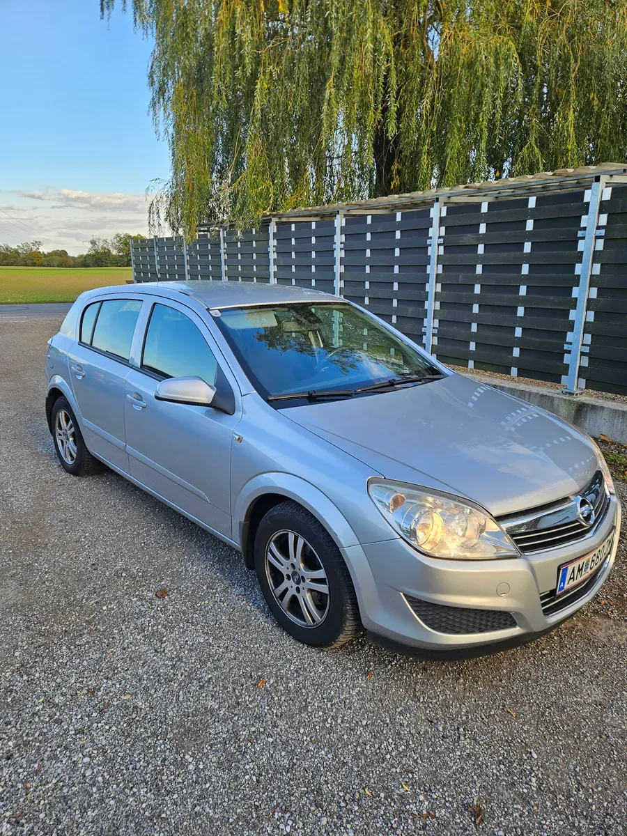 Opel Astra 2008 photo 3