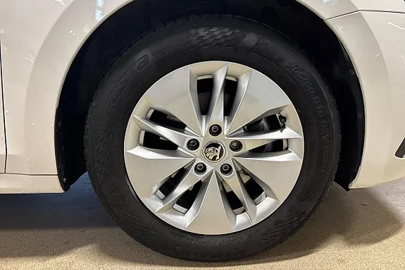 Skoda Octavia 2021 photo 5