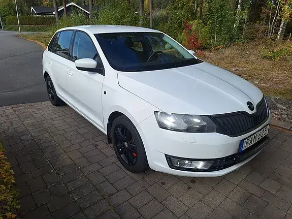 Skoda Rapid Spaceback 2015 photo 2