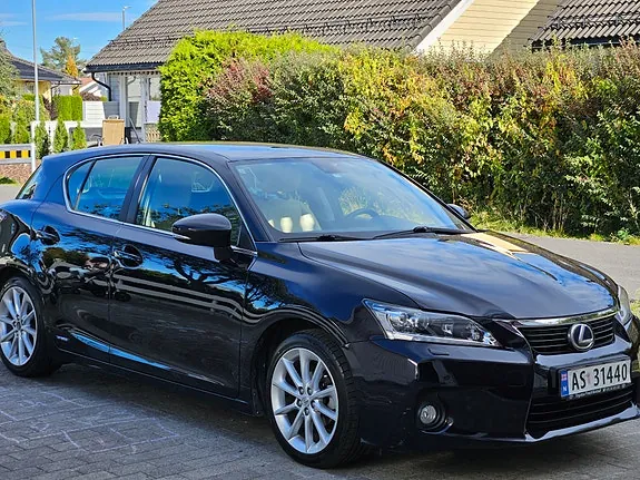 Lexus Ct200H 2012 photo 2