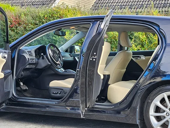 Lexus Ct200H 2012 photo 3