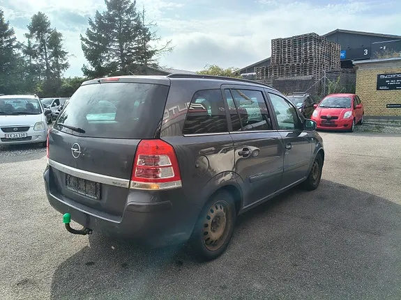 Opel Zafira 2011 photo 3