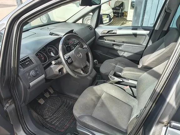 Opel Zafira 2011 photo 4