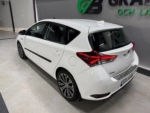 Toyota Auris 2016 photo 3