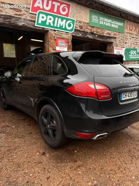 Porsche Cayenne 2012 photo 2