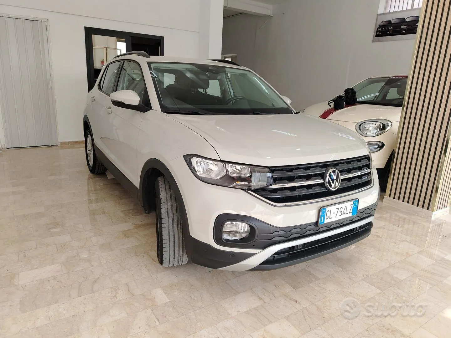 Volkswagen T-Cross 2023 photo 2