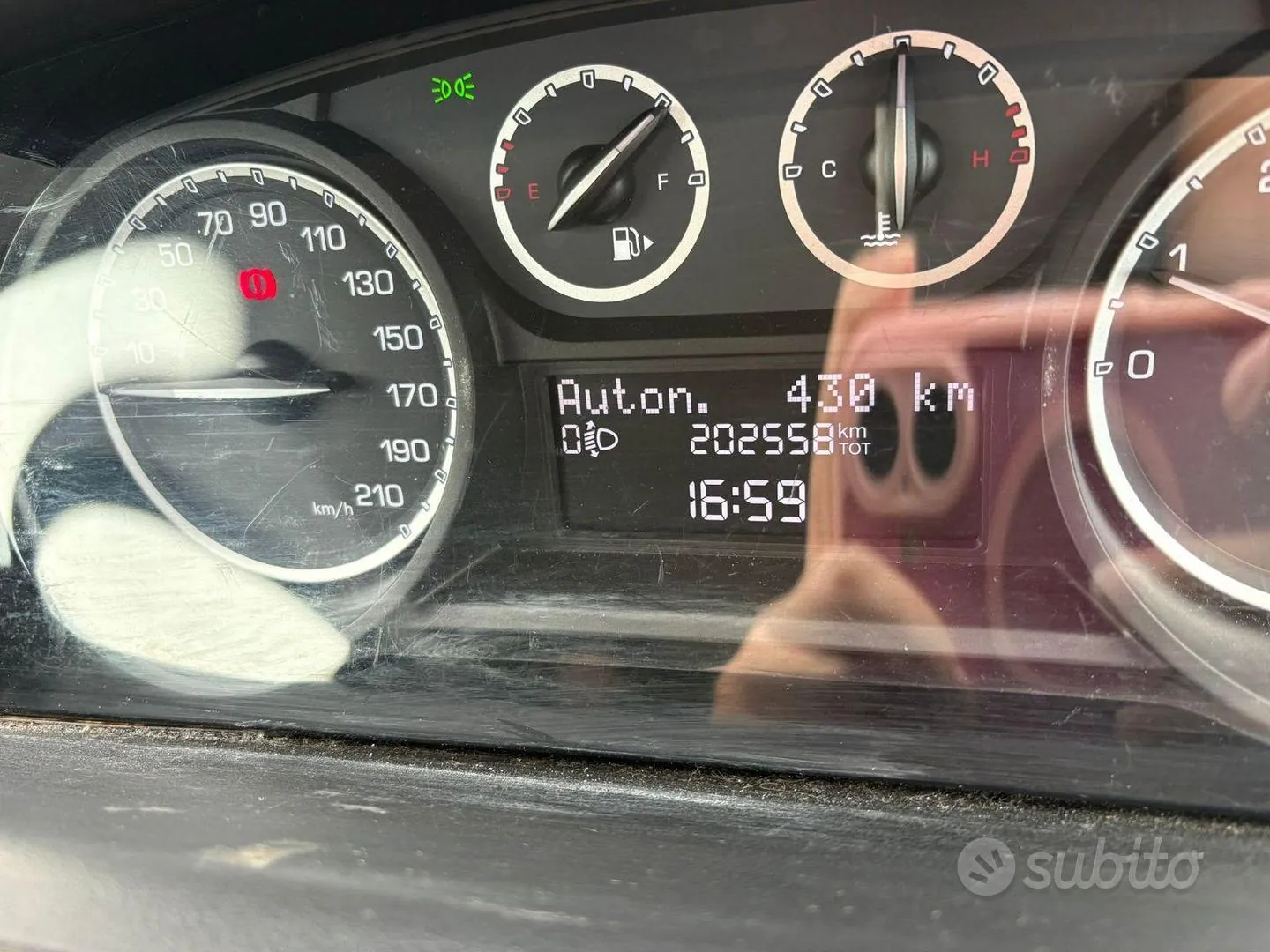 Lancia Ypsilon 2011 photo 2