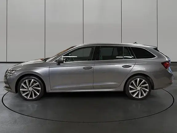 Skoda Octavia 2022 photo 2