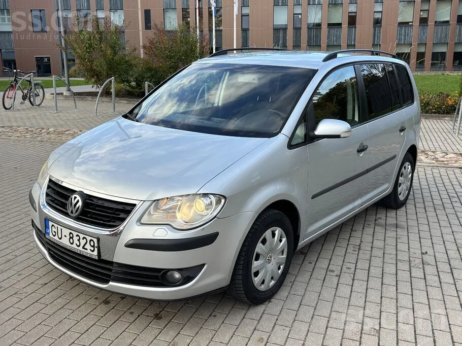 Volkswagen Touran 2007 photo 2