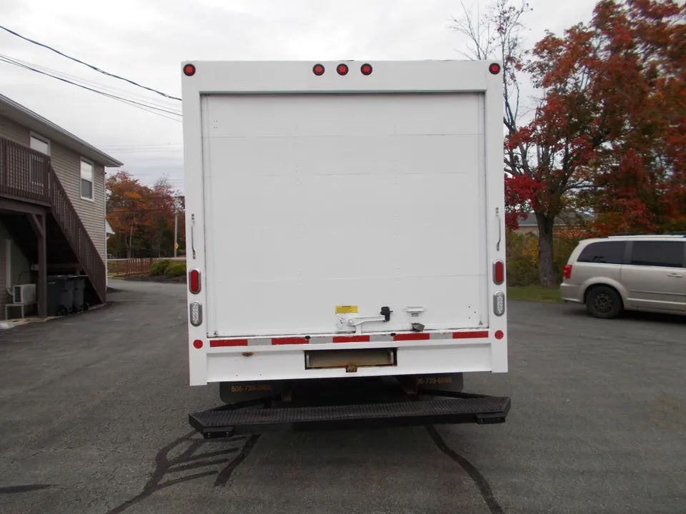 Ford Econoline 2016 photo 4