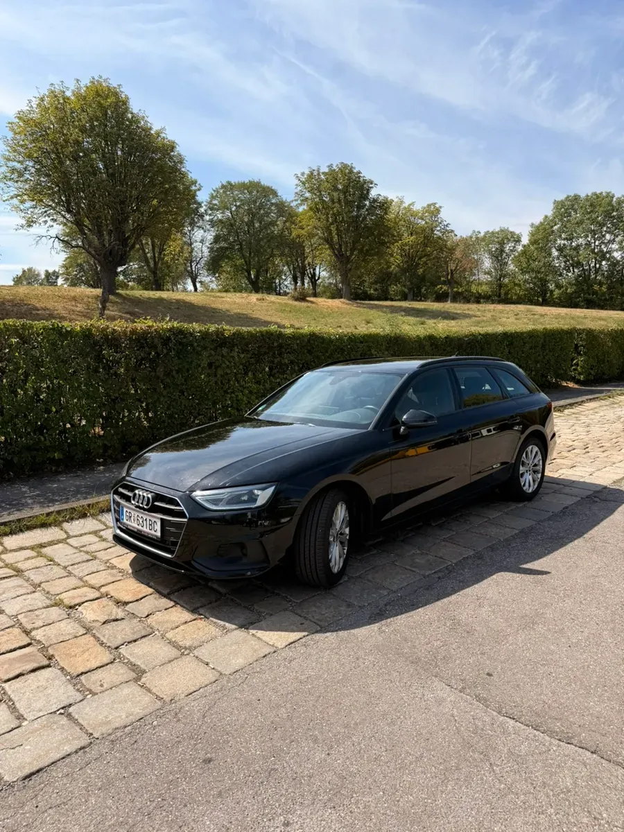 Audi A4 2021 photo 2