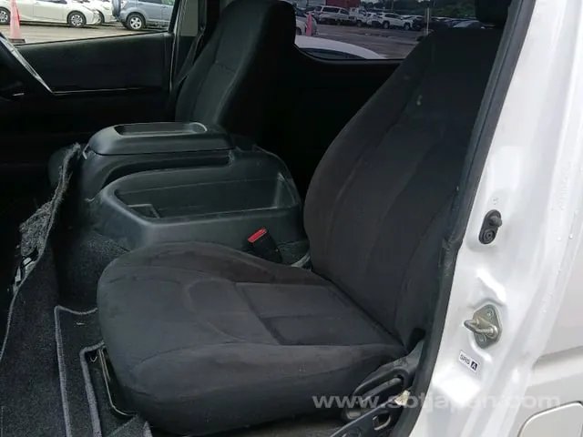 Toyota Hiace 2016 photo 4