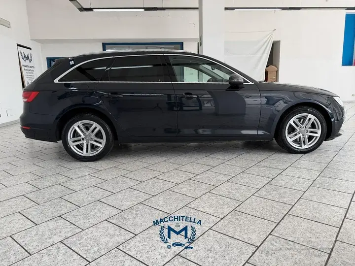 Audi A4 2018 photo 4