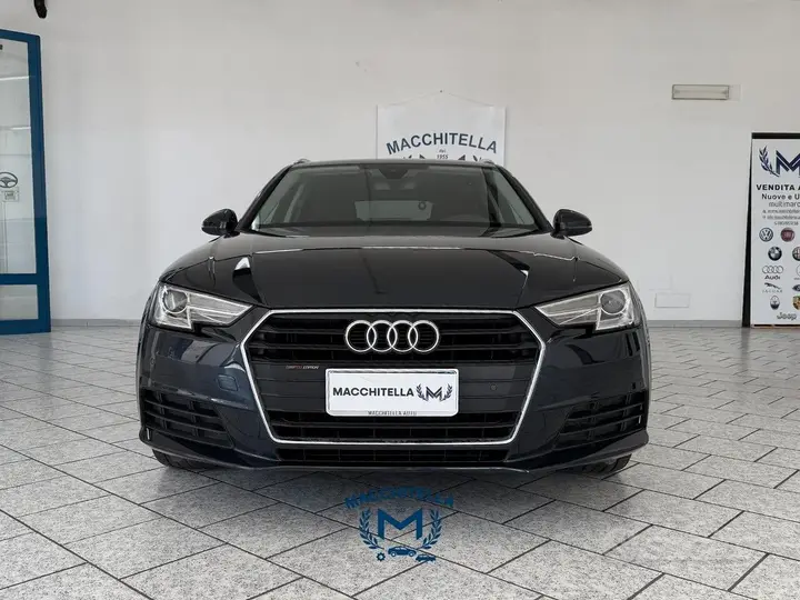 Audi A4 2018 photo 2