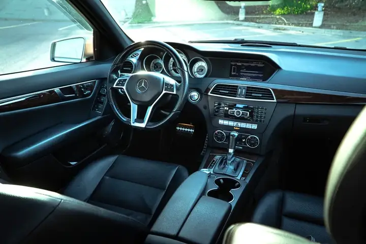 Mercedes-Benz C-Class 2013 photo 3