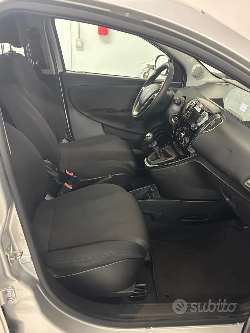 Lancia Ypsilon 2021 photo 5