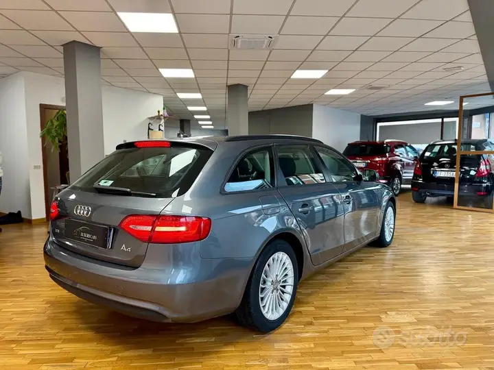 Audi A4 2012 photo 4