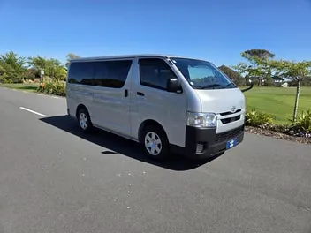 Toyota Hiace 2021 photo 2