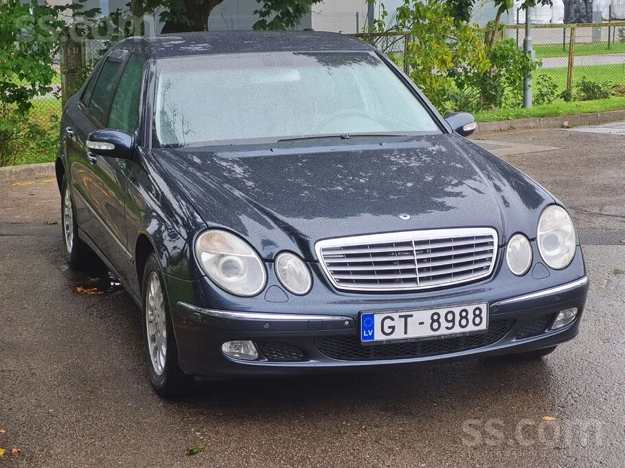 Mercedes-Benz E240