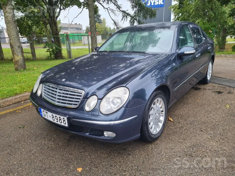 Mercedes-Benz E240 2002 photo 2