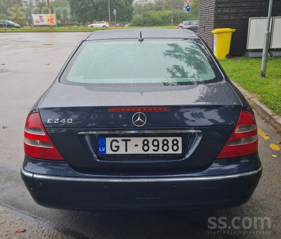Mercedes-Benz E240 2002 photo 5