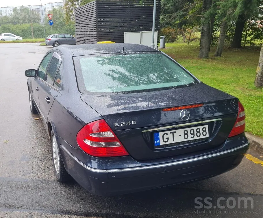Mercedes-Benz E240 2002 photo 3