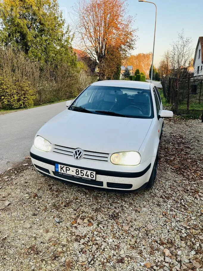 Volkswagen Golf 4 1998 photo 2