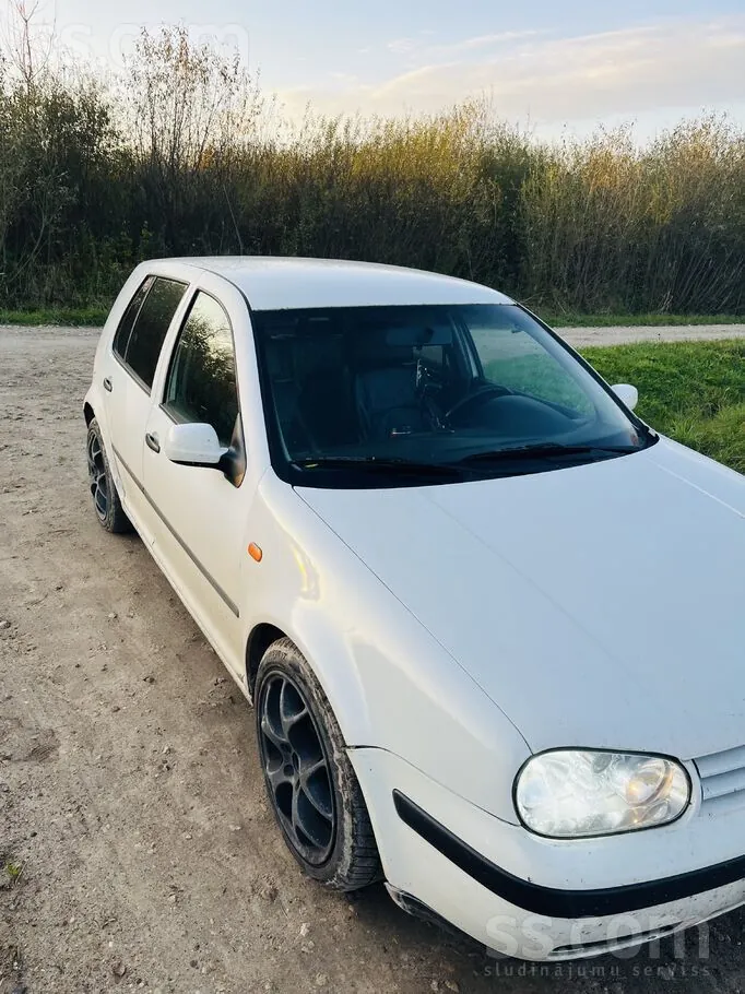 Volkswagen Golf 4 1998 photo 3