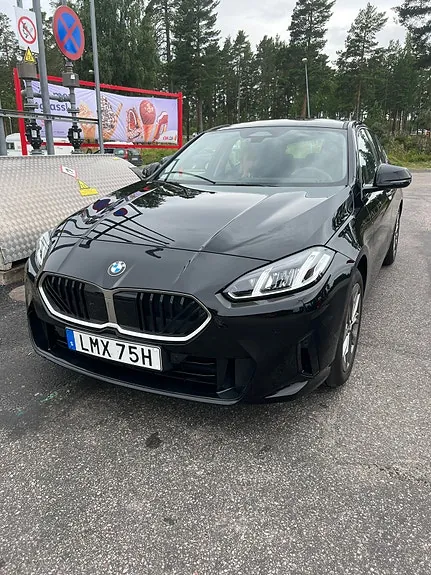 BMW 120 2026 photo 2