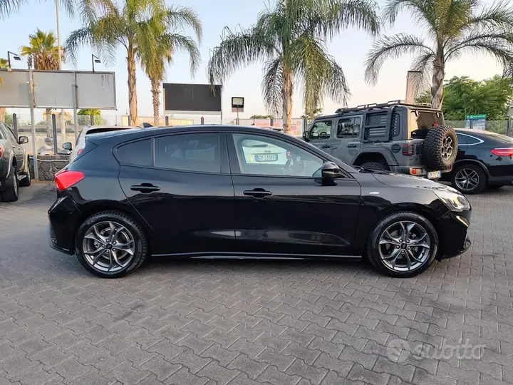Ford Focus 2022 photo 4