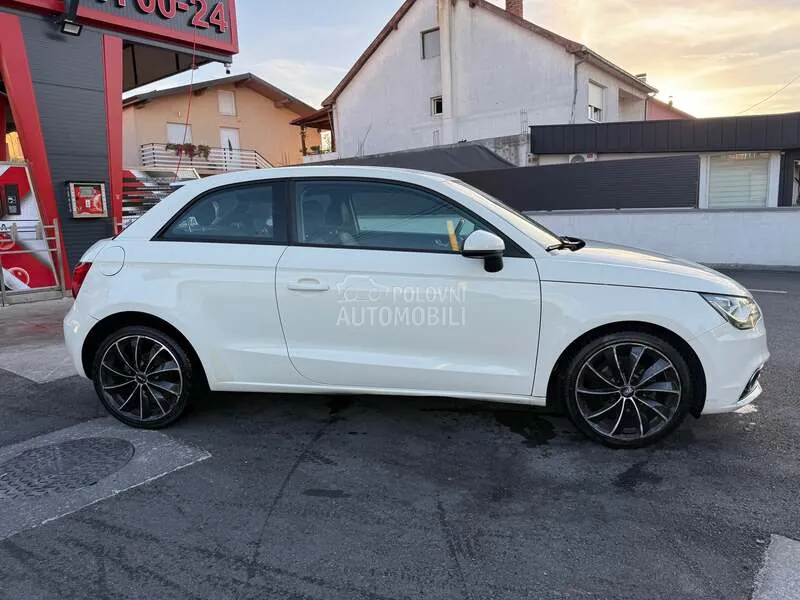 Audi A1 2011 photo 5