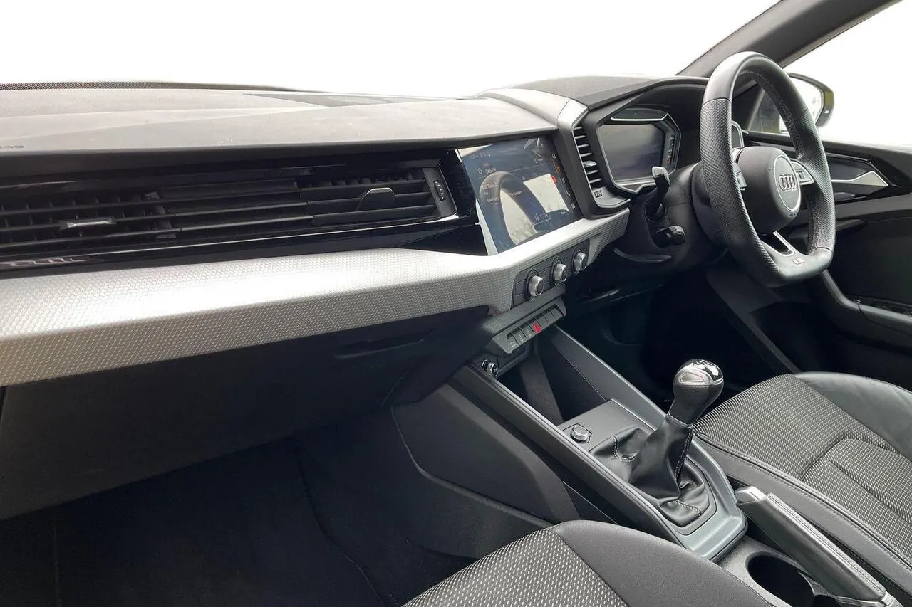 Audi A1 2023 photo 2