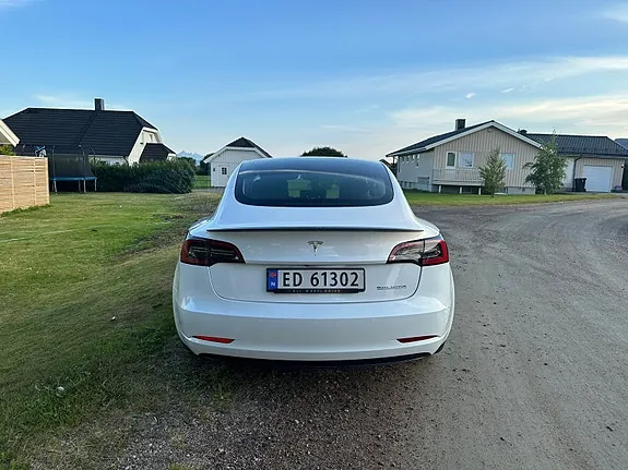 Tesla Model 3 2022 photo 5