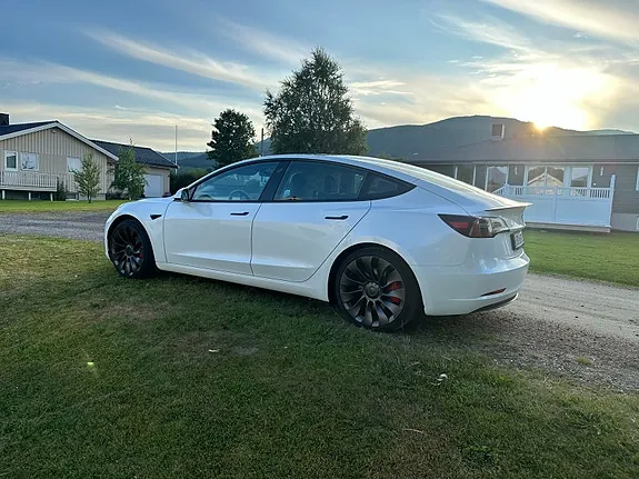Tesla Model 3 2022 photo 3