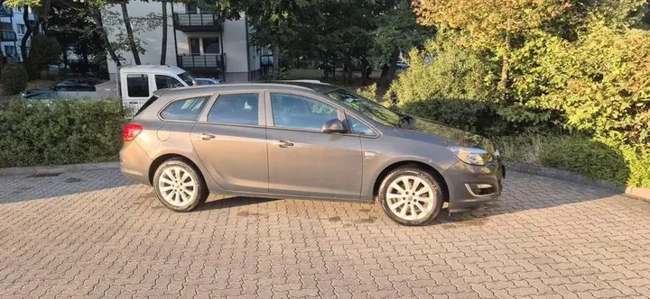 Opel Astra J