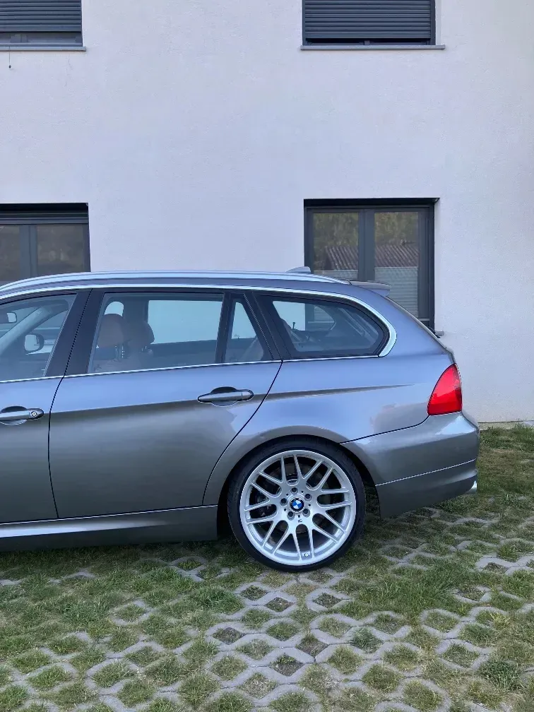 BMW 3 Series 2012 photo 3
