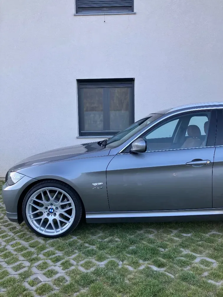BMW 3 Series 2012 photo 2