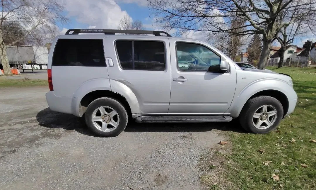 Nissan Pathfinder 2007 photo 2