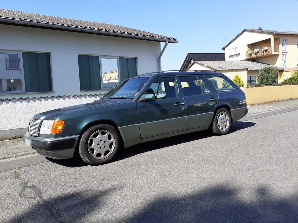 Mercedes-Benz W124