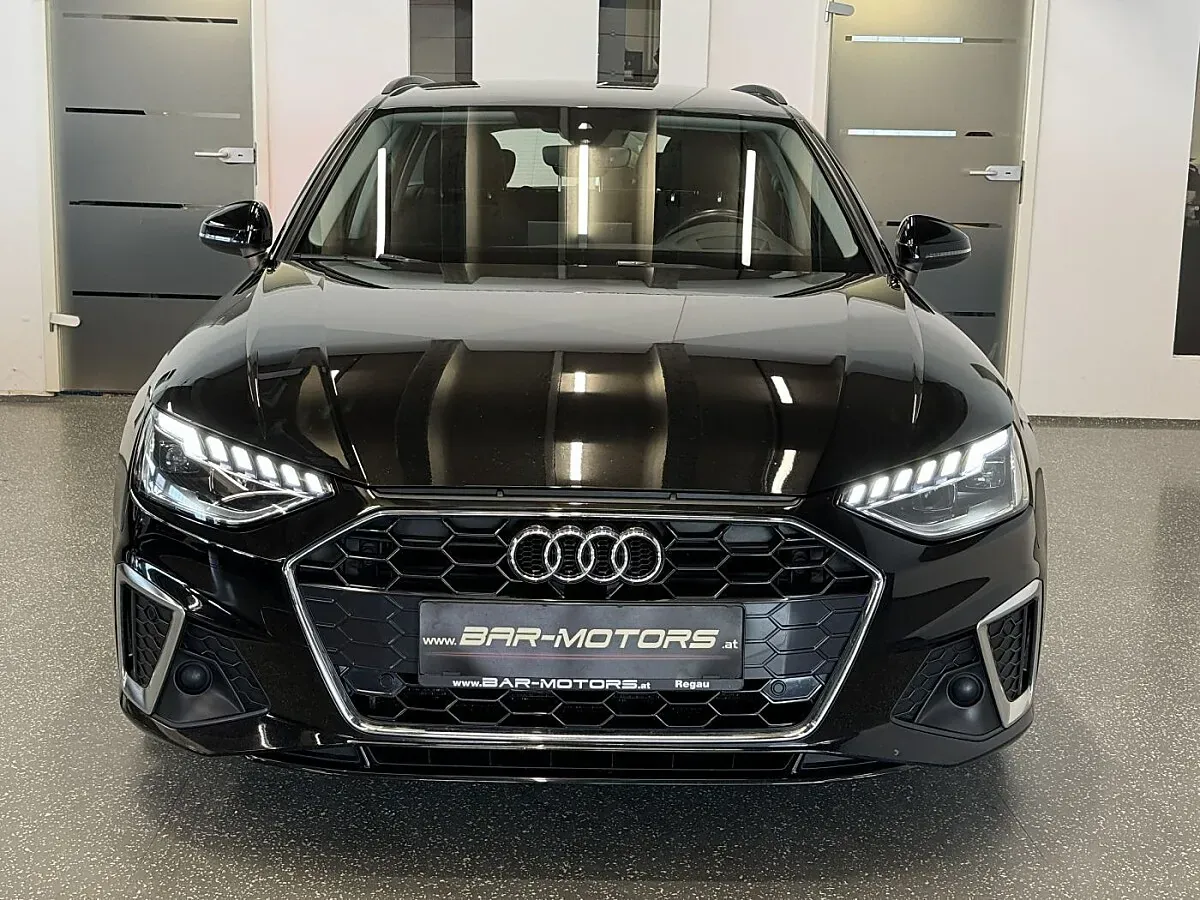 Audi A4 2022 photo 2