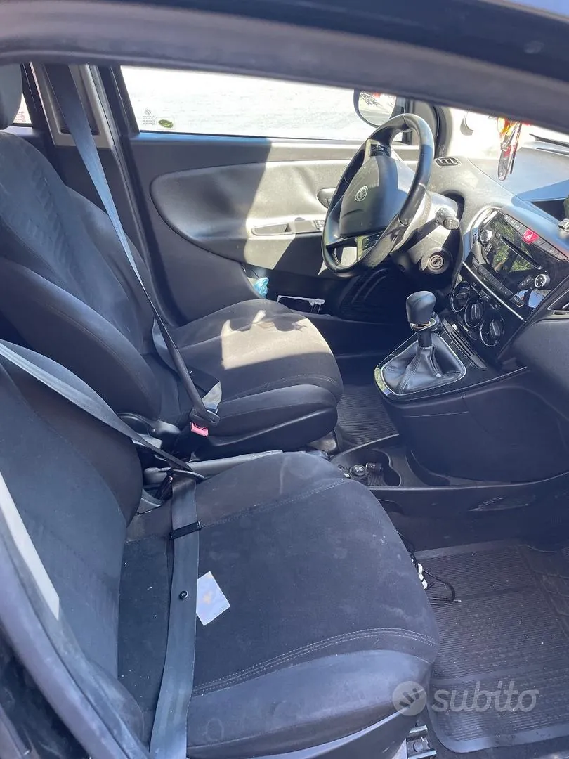 Lancia Ypsilon 2015 photo 3