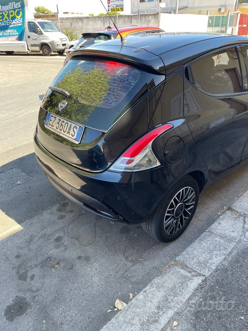 Lancia Ypsilon 2015 photo 4