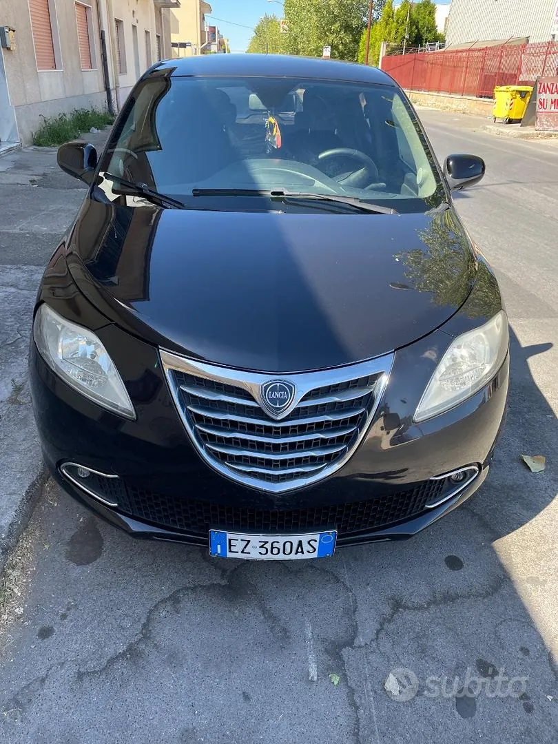 Lancia Ypsilon