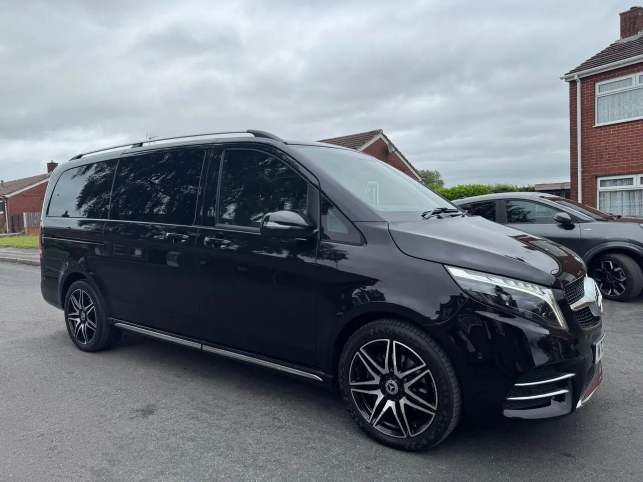 Mercedes-Benz V-Class 2023 photo 2