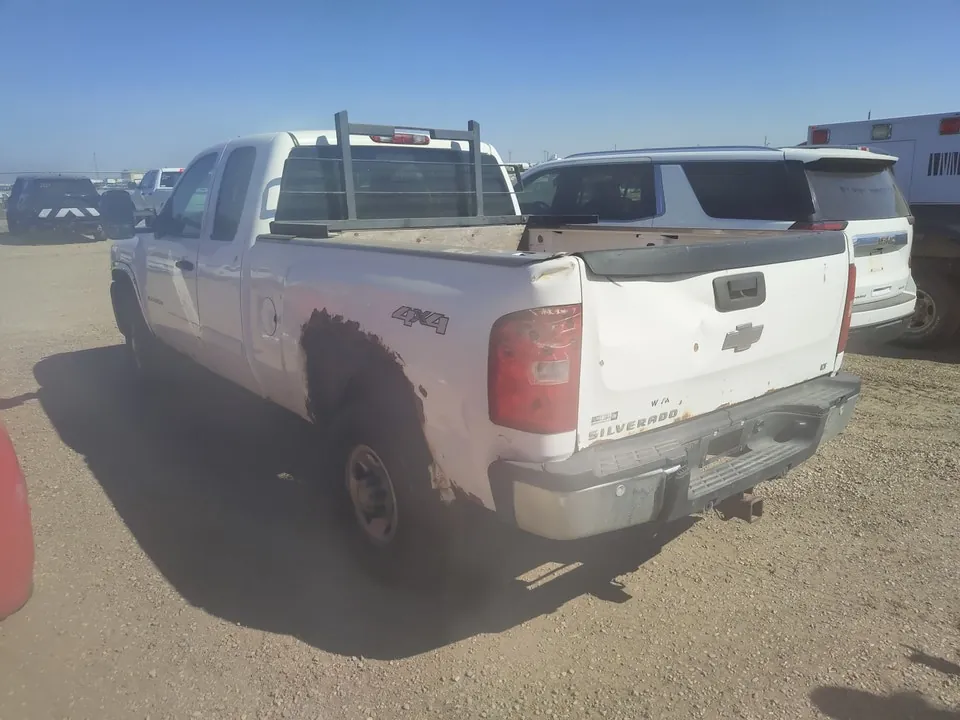 Chevrolet Silverado 2500Hd 2009 photo 2