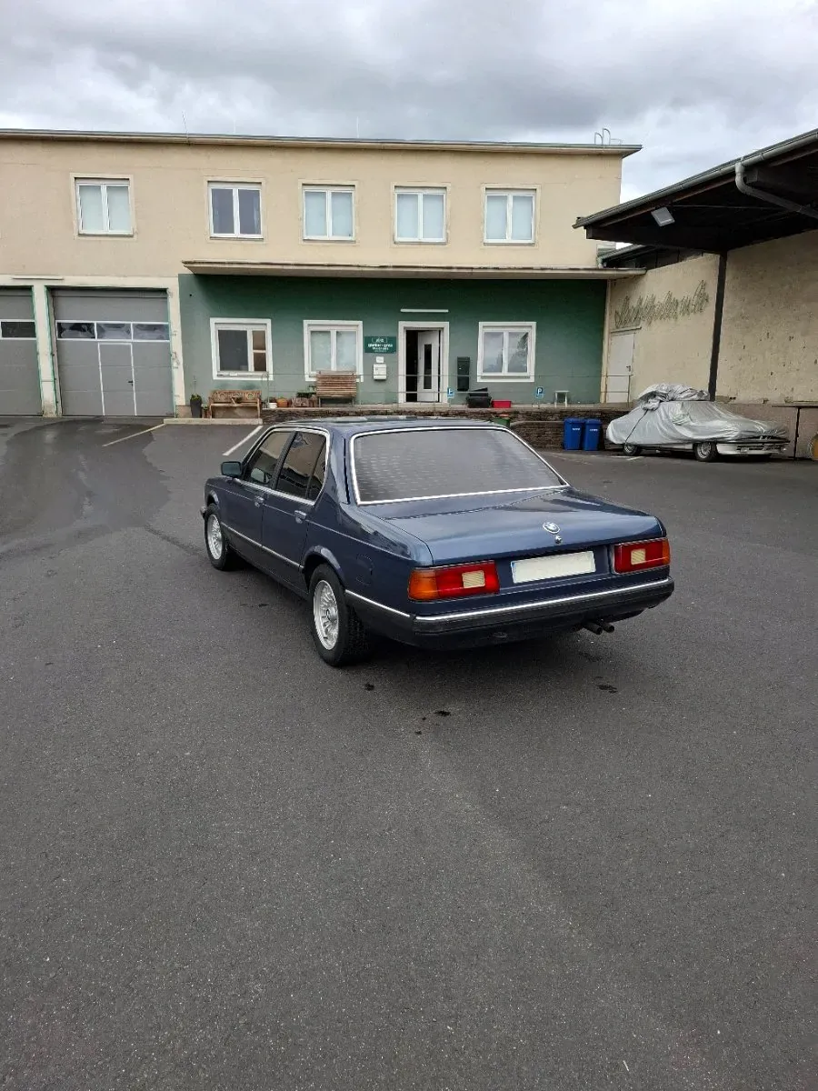 BMW 7 Series 1983 photo 3