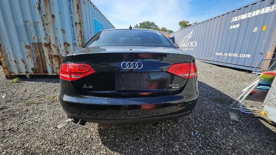 Audi A4 2010 photo 4