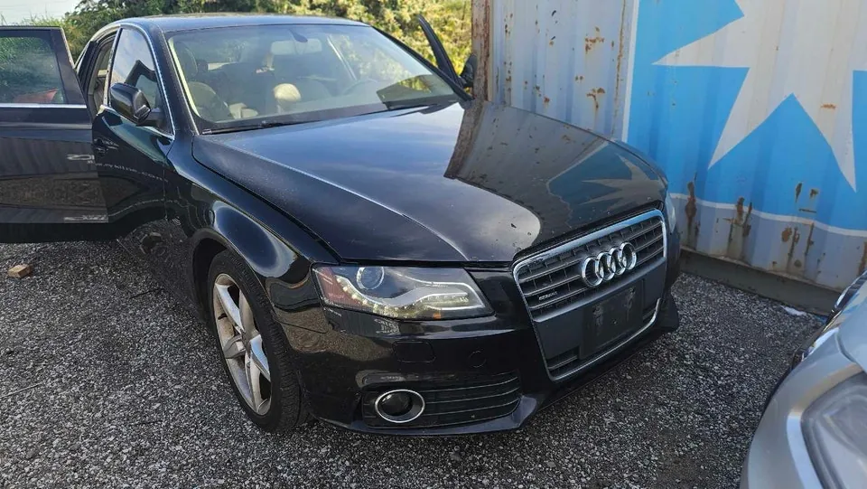 Audi A4 2010 photo 3