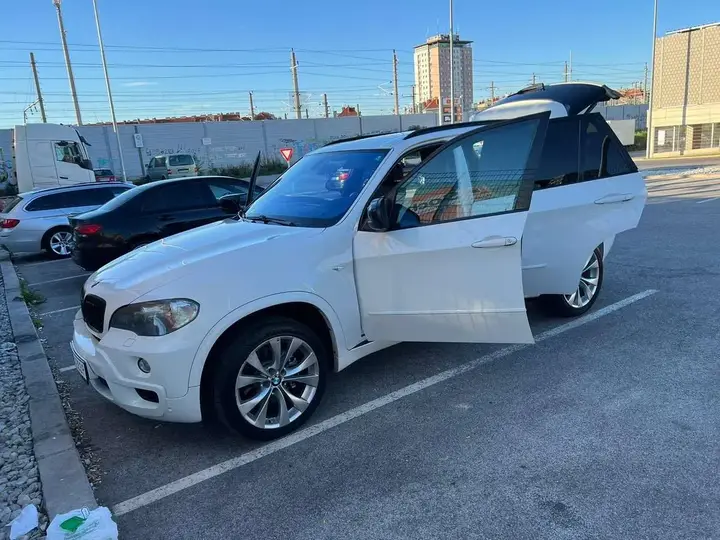 BMW X5 2010 photo 3