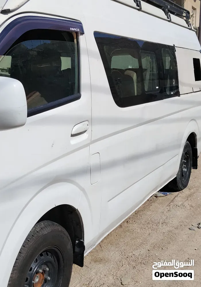 Toyota Hiace 2015 photo 2